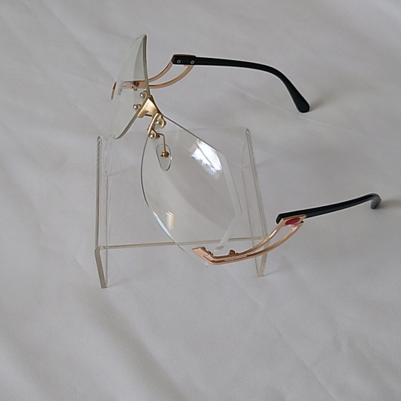 ✨"Captain Hooks" Fashion Glasses✨ - Picture 2 of 3